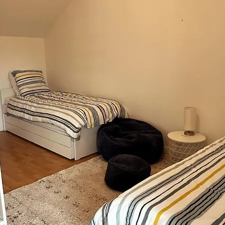 Hébergement de vacances Maison De Ville, Hyper Centre, 8p, 105m2 *
